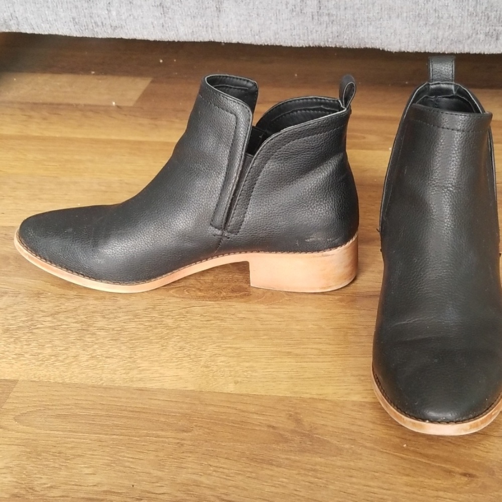Forever 21 Booties - Picture 3 of 4